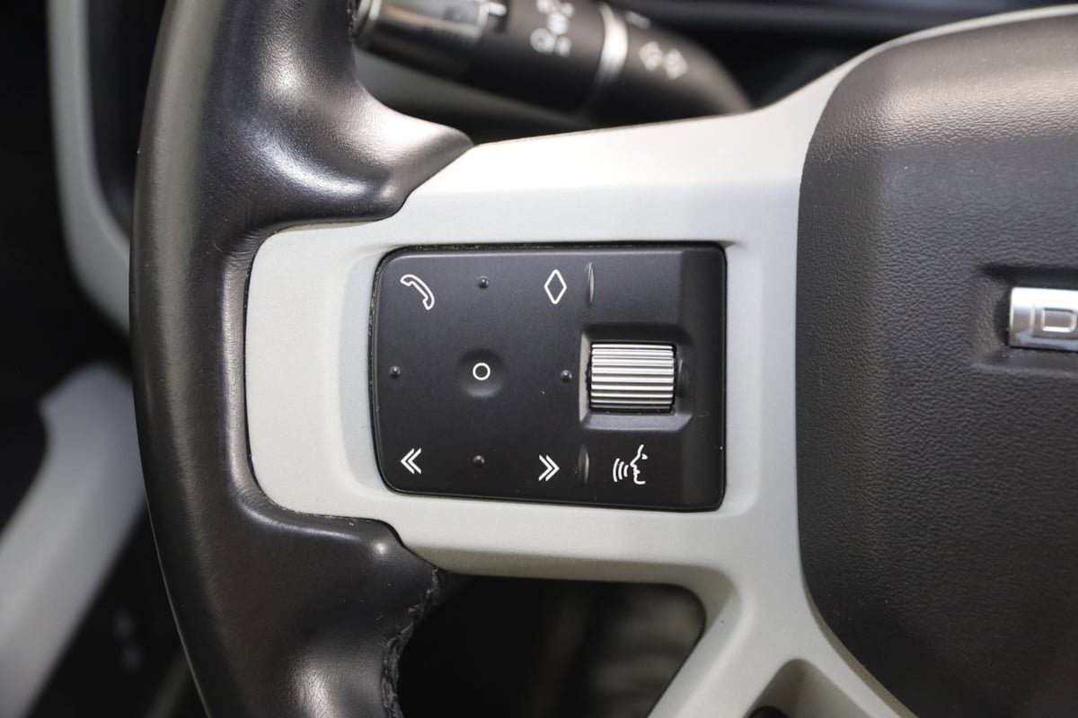 Used 2020 Land Rover Defender 110 First Edition AWD/4WD image 35