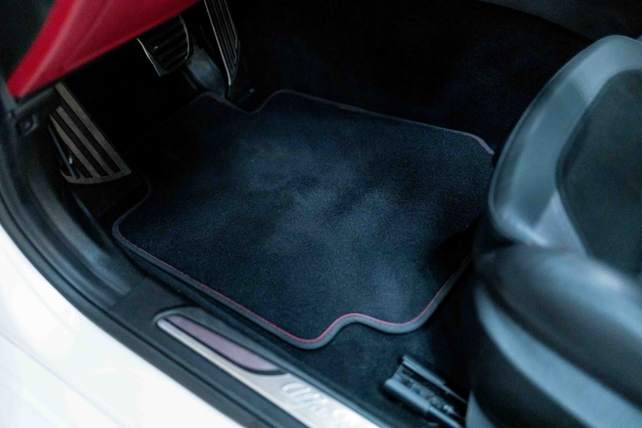 Used 2017 Alfa Romeo Giulia Quadrifoglio image 43