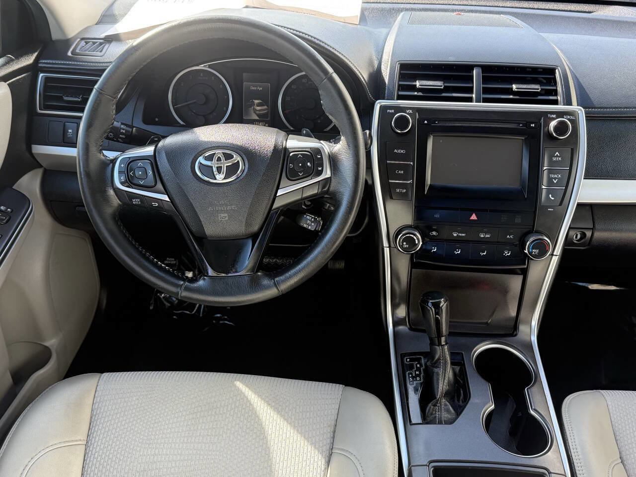 Used 2017 Toyota Camry SE image 6