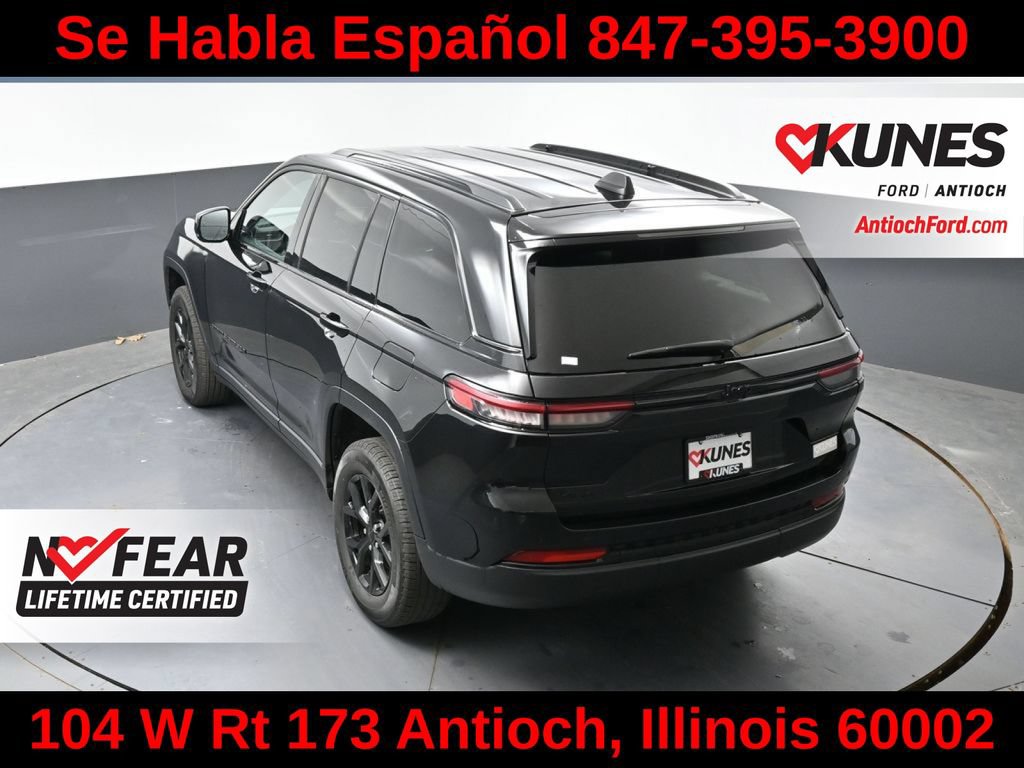 Used 2025 Jeep Grand Cherokee Altitude AWD/4WD image 54
