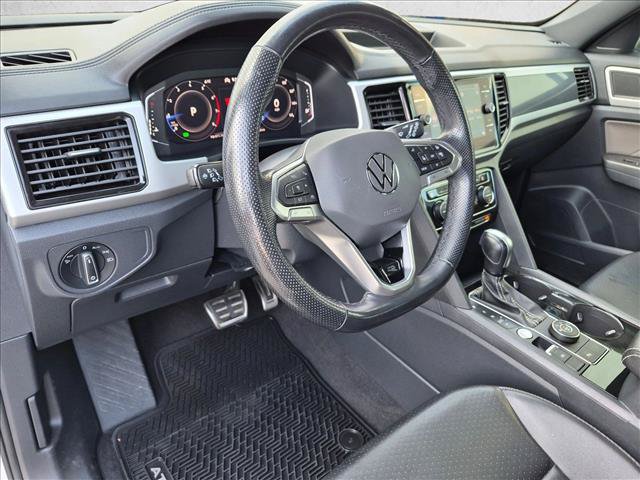 Used 2022 Volkswagen Atlas Cross Sport SEL R-Line w/ Cross Sport MDO Package AWD/4WD image 10