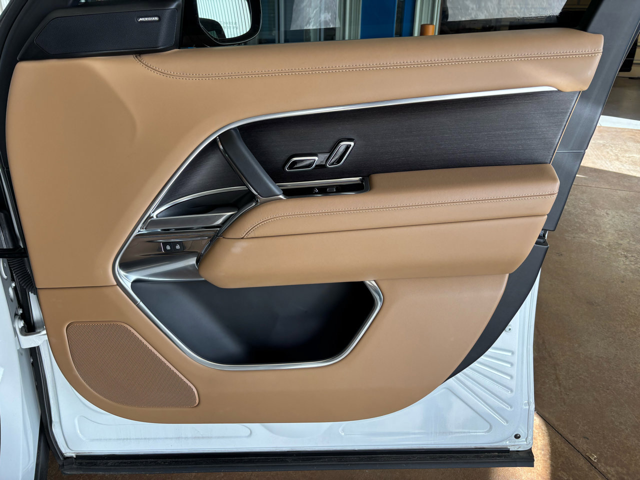 Used 2023 Land Rover Range Rover SE image 20