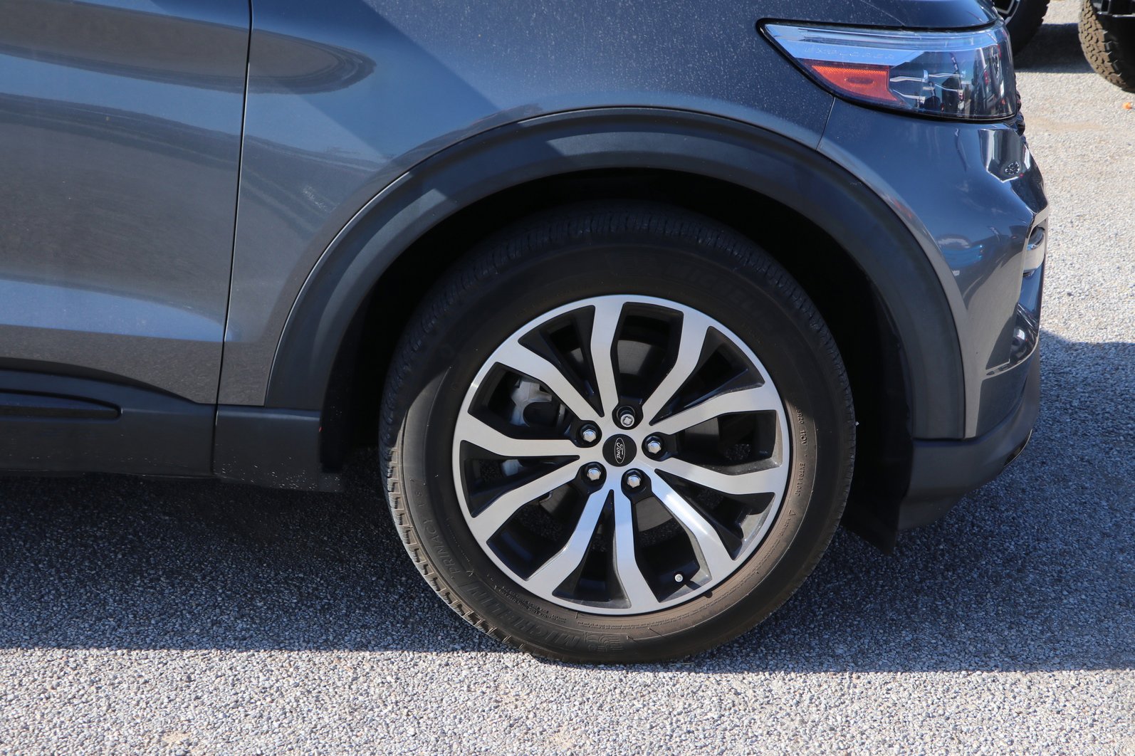 Used 2022 Ford Explorer ST AWD/4WD image 9