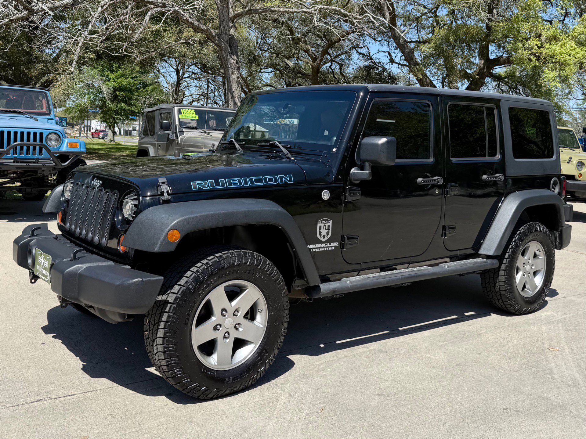 Used 2011 Jeep Wrangler Unlimited Rubicon w/ Connectivity Group image 6