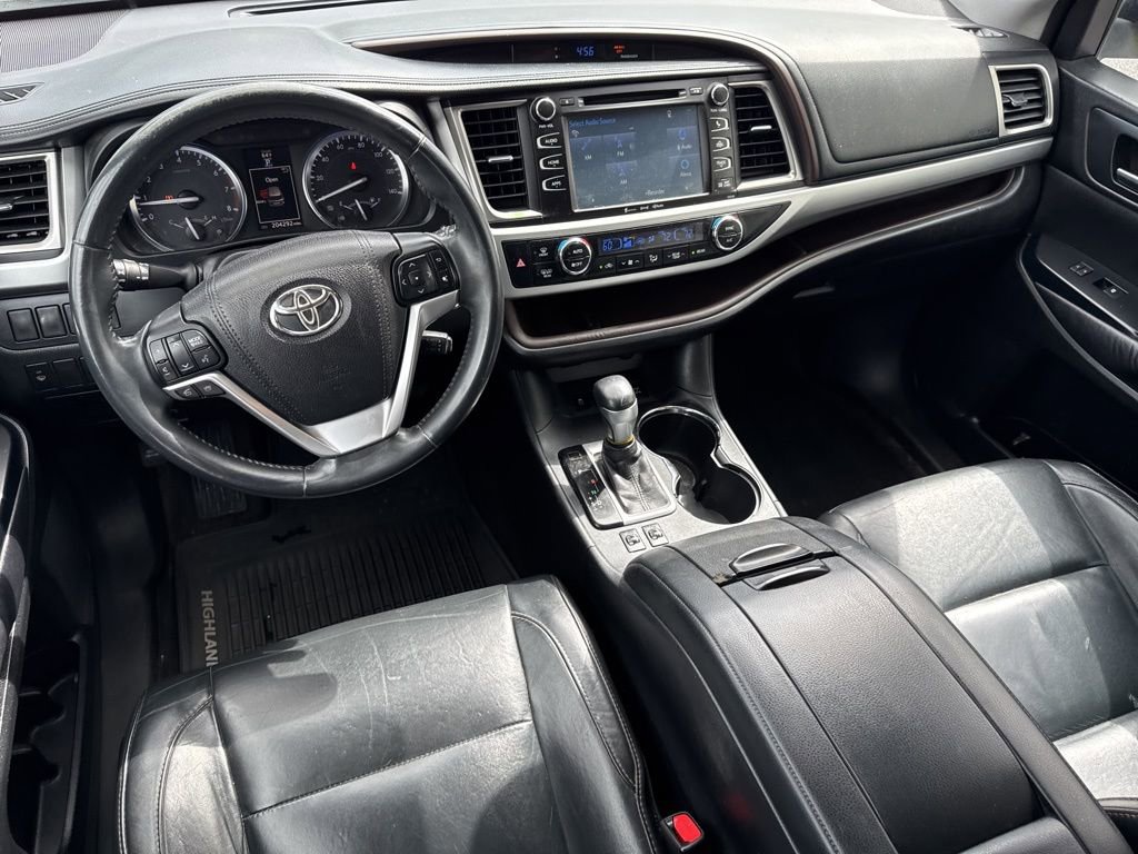 Used 2016 Toyota Highlander XLE AWD/4WD image 17