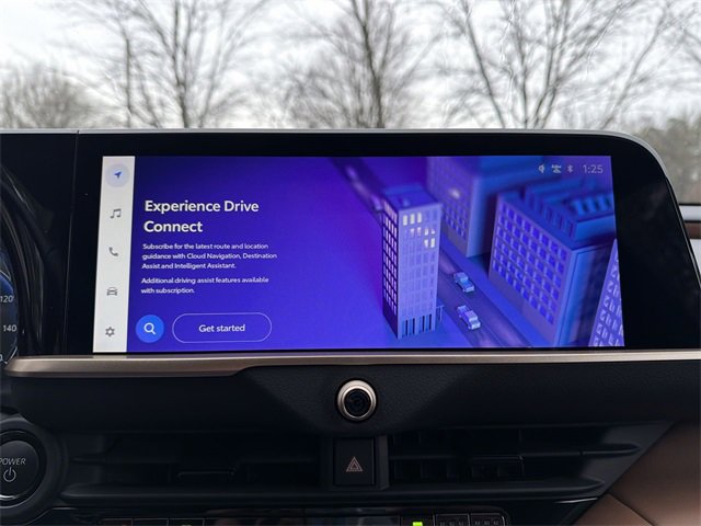 Used 2025 Toyota Crown Signia Limited w/ Advanced Technology Package image 18