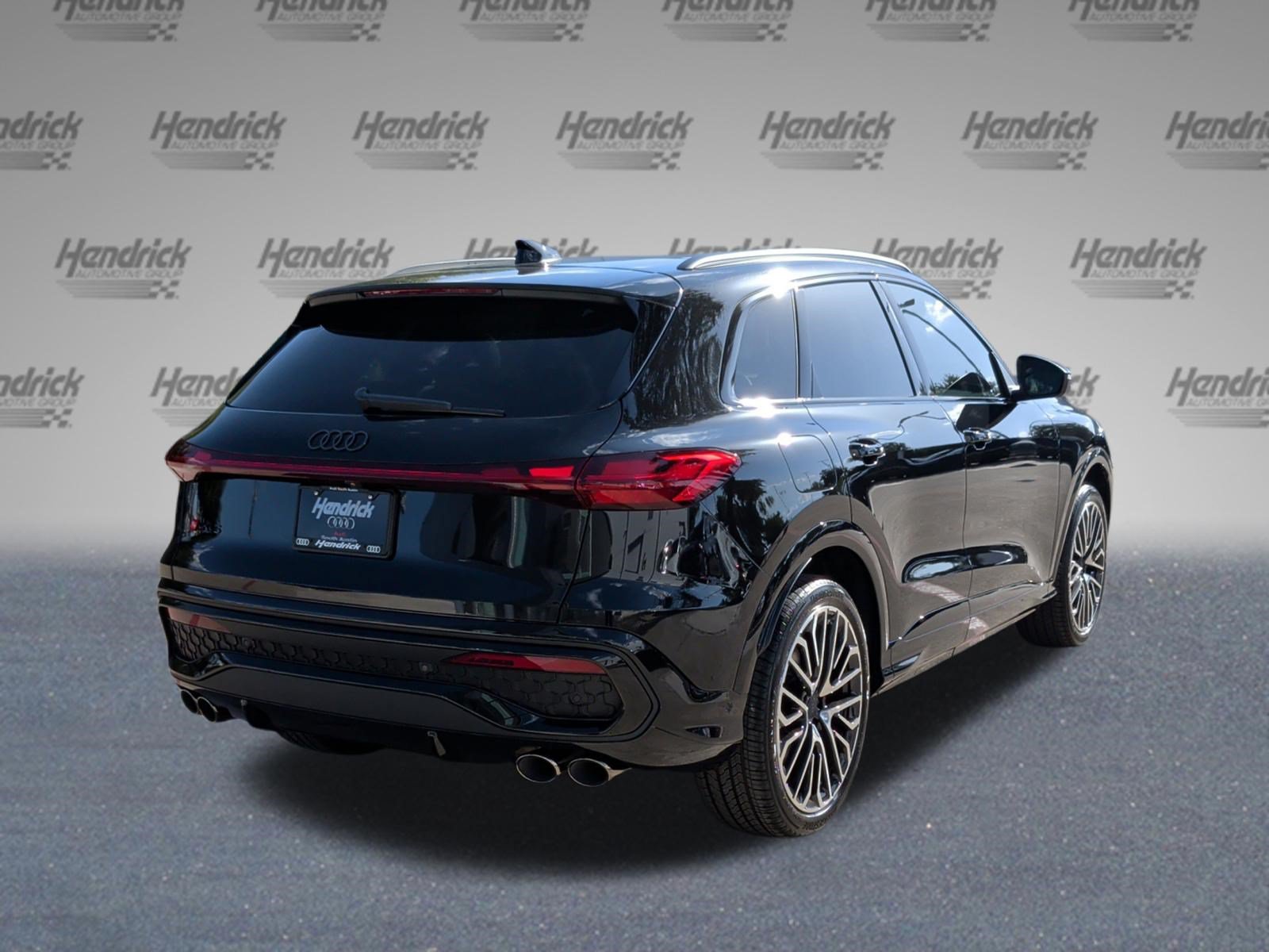 New 2026 Audi SQ5 Prestige AWD/4WD image 9