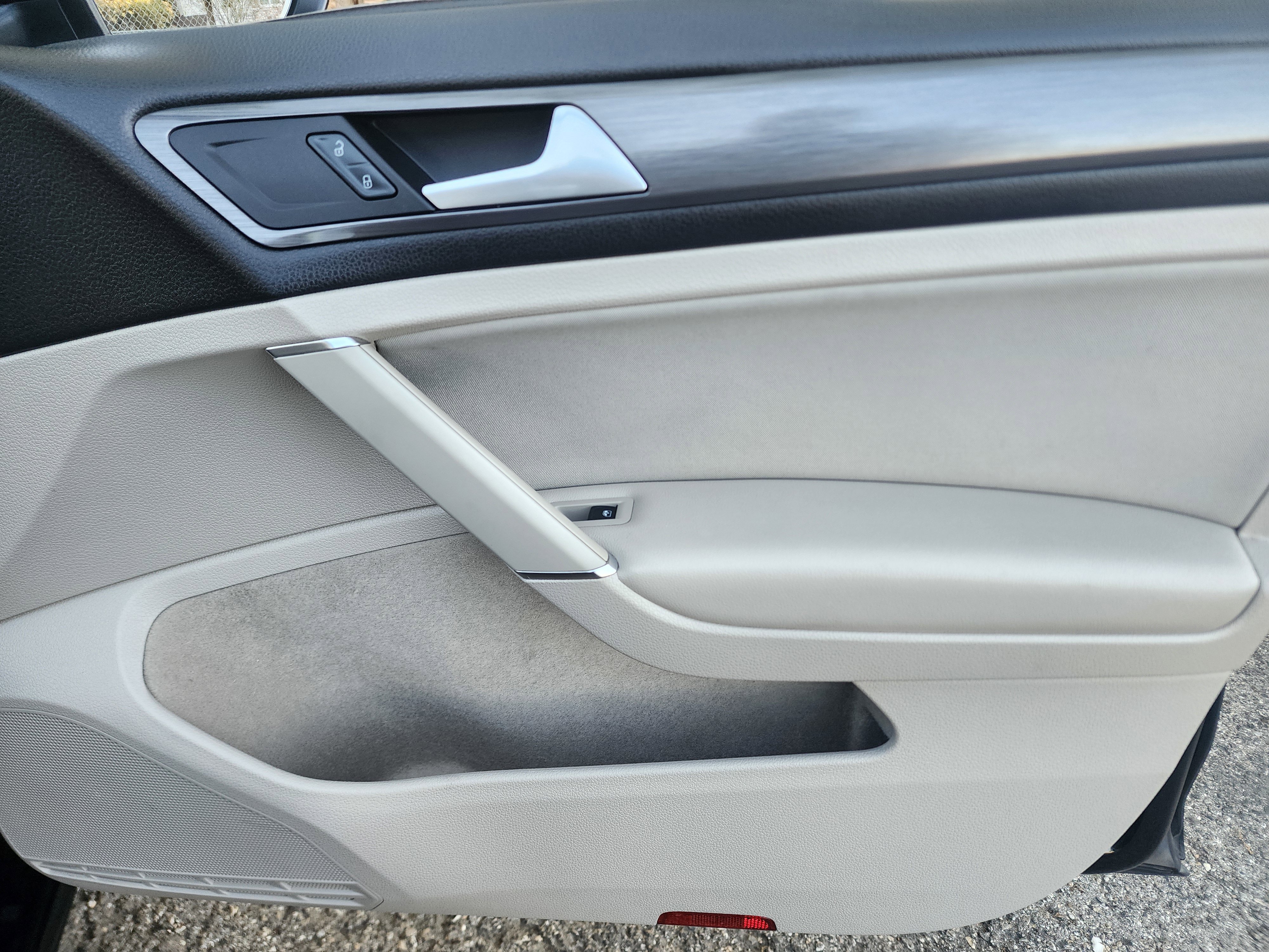 Used 2019 Volkswagen Golf S image 12