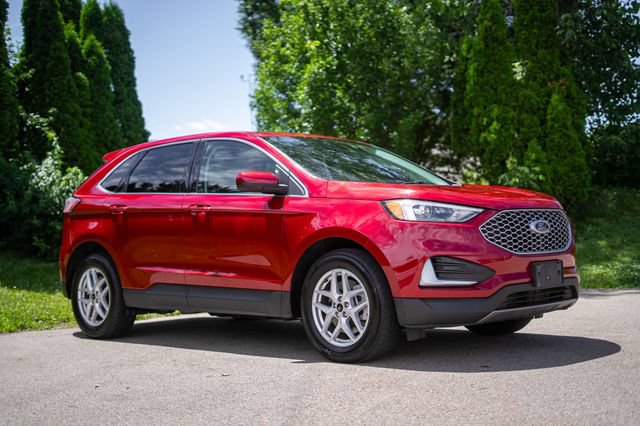 Used 2023 Ford Edge SEL AWD/4WD image 3
