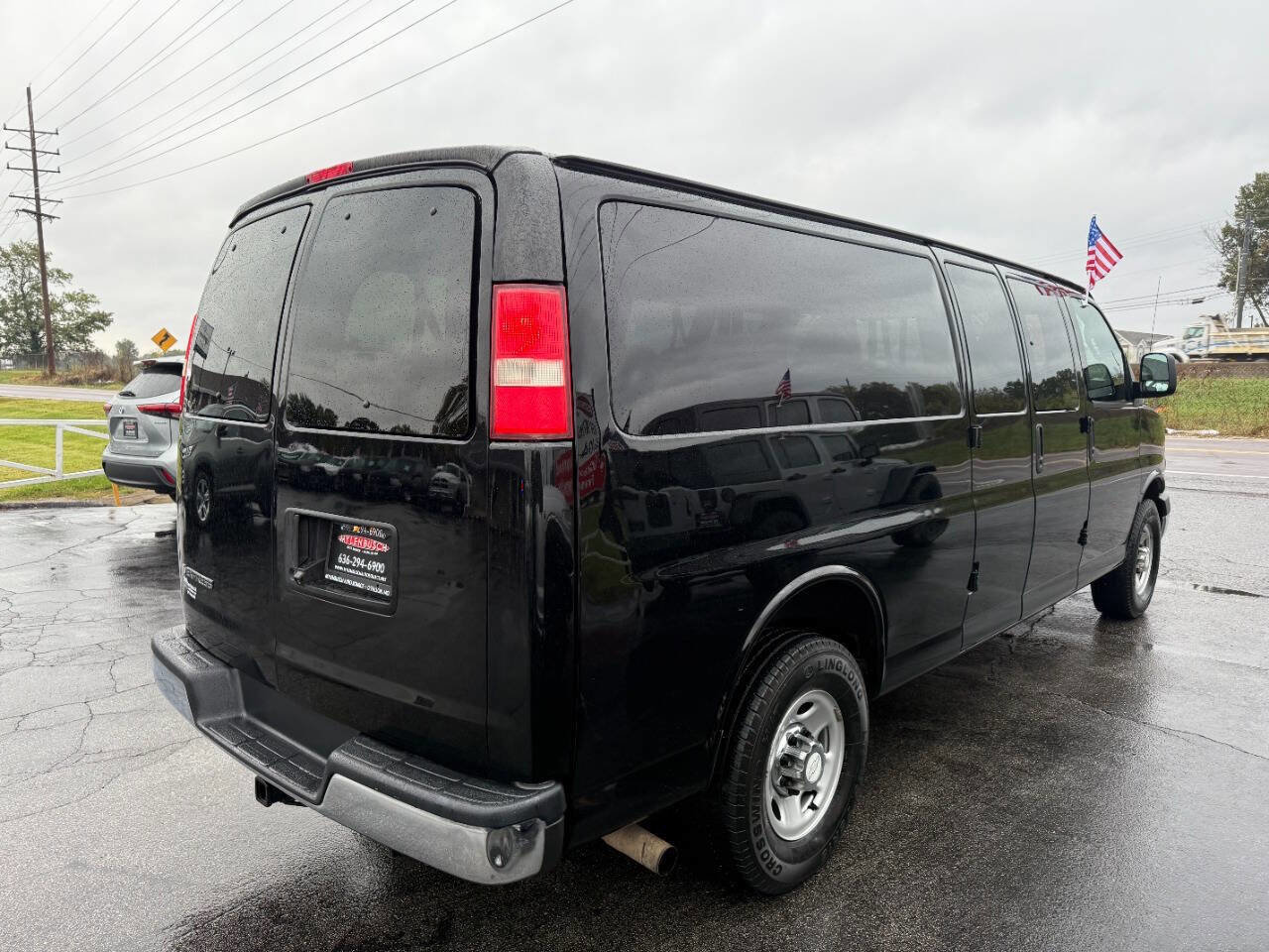 Used 2017 Chevrolet Express 3500 LT w/ LT Preferred Equipment Group image 5