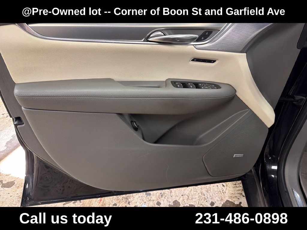 Used 2022 Cadillac XT5 Premium Luxury w/ LPO, Floor Liner Package AWD/4WD image 15