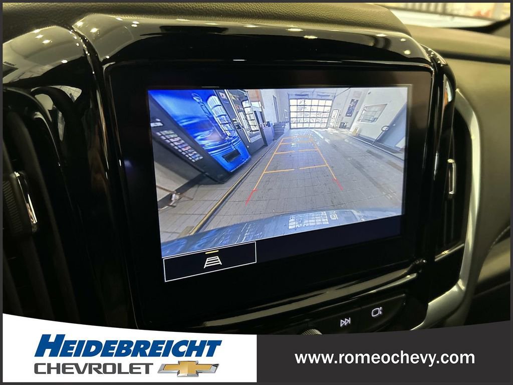Used 2023 Chevrolet Traverse LT image 21