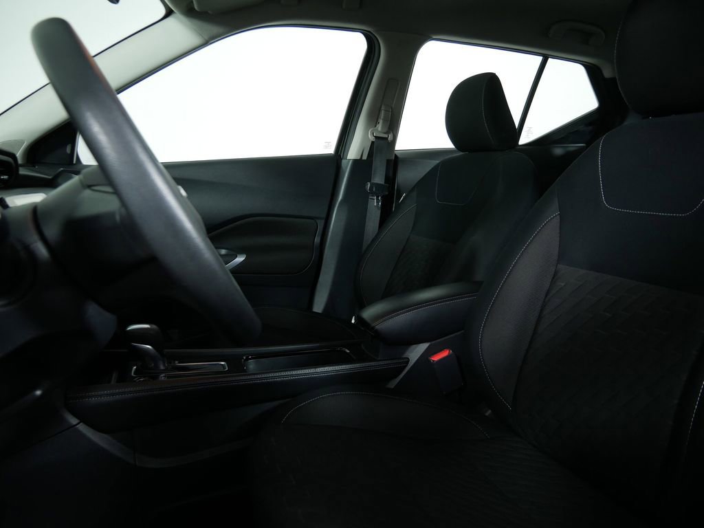 Used 2022 Nissan Kicks SV image 15