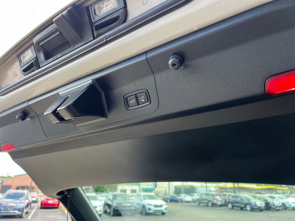 Used 2018 Porsche Panamera 4 image 23