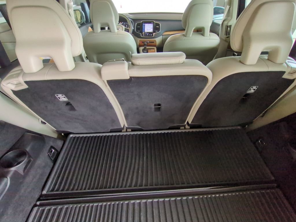 Used 2021 Volvo XC90 T6 Momentum AWD/4WD image 32