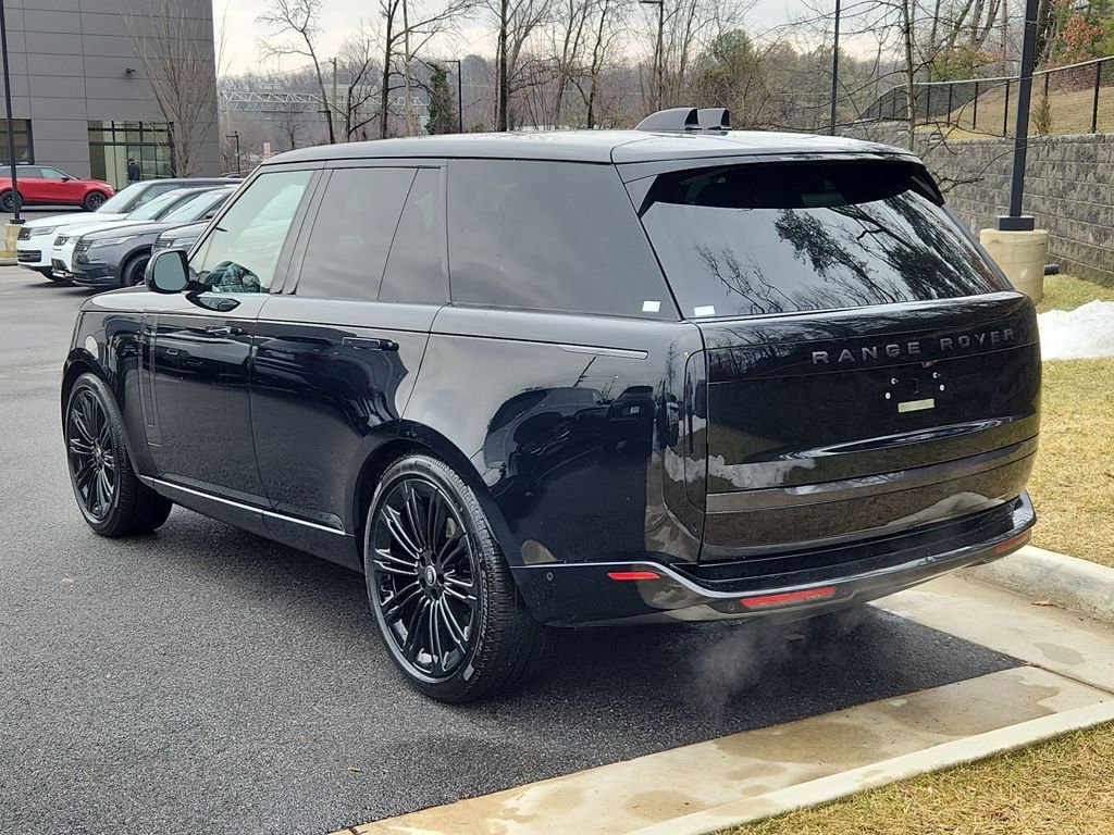 Used 2025 Land Rover Range Rover SE image 12