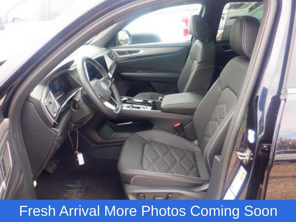 Used 2025 Volkswagen Atlas Cross Sport SE image 11