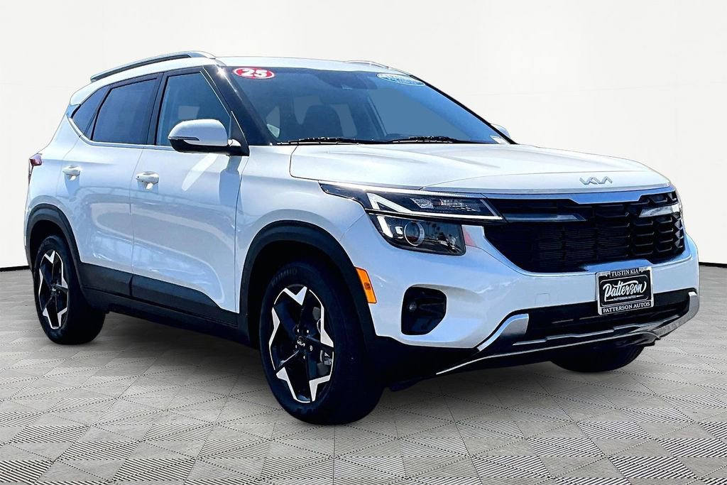 Used 2025 Kia Seltos EX FWD image 6