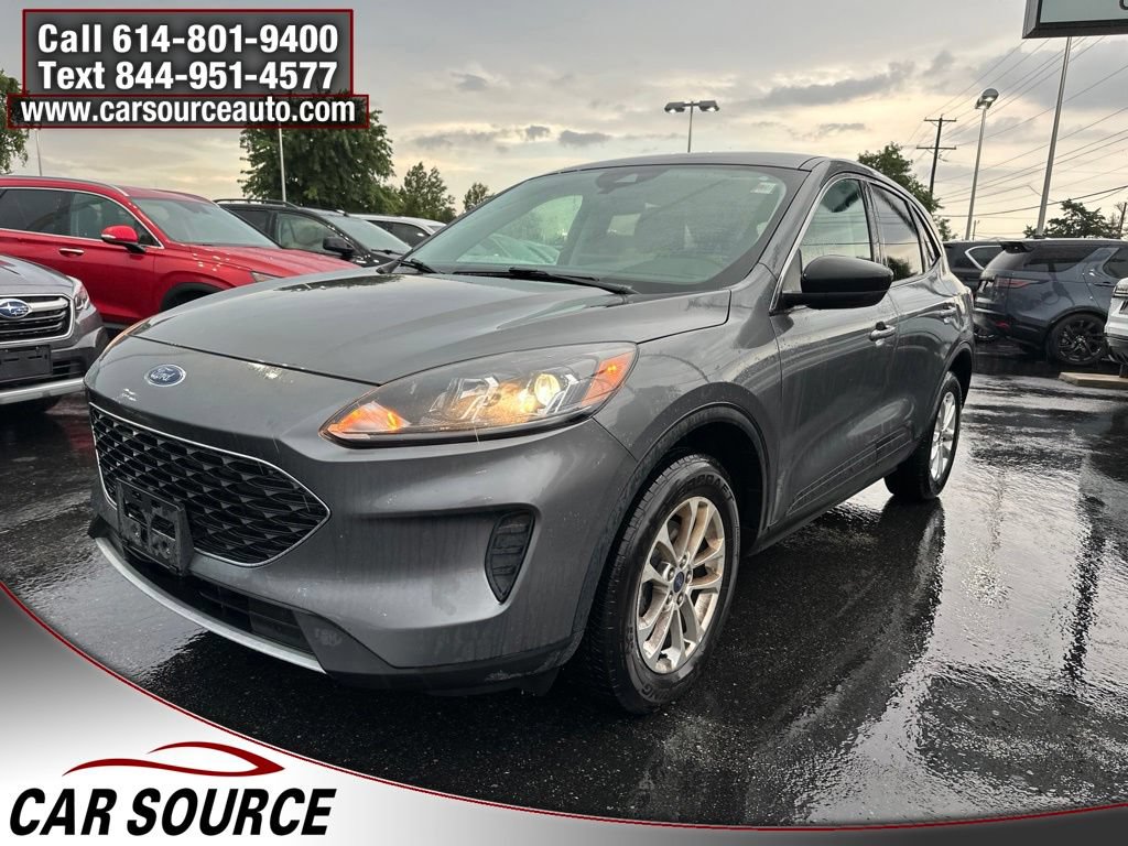 Used 2022 Ford Escape SE w/ Cold Weather Package AWD/4WD image 2