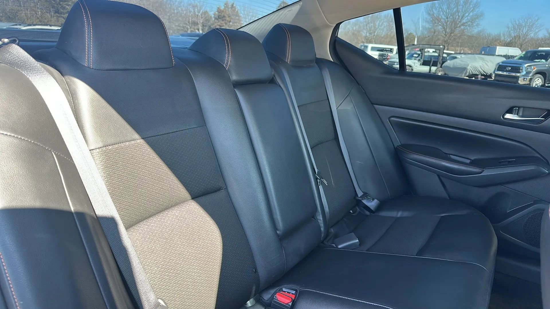 Used 2022 Nissan Altima 2.5 SR w/ Midnight Edition Package image 16