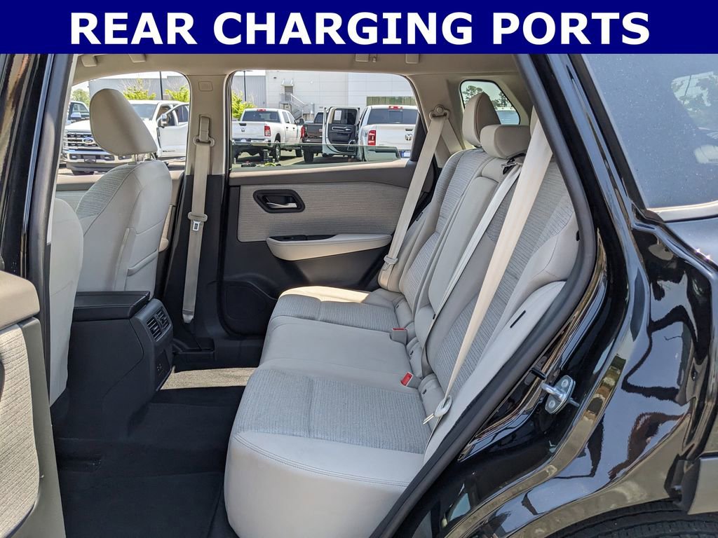 Used 2023 Nissan Rogue SV FWD image 15