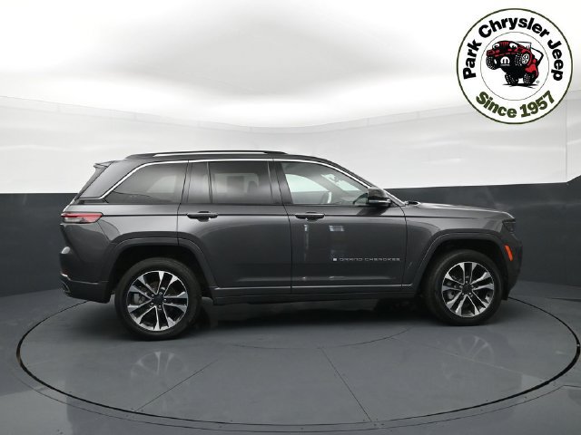Used 2023 Jeep Grand Cherokee Overland AWD/4WD image 6