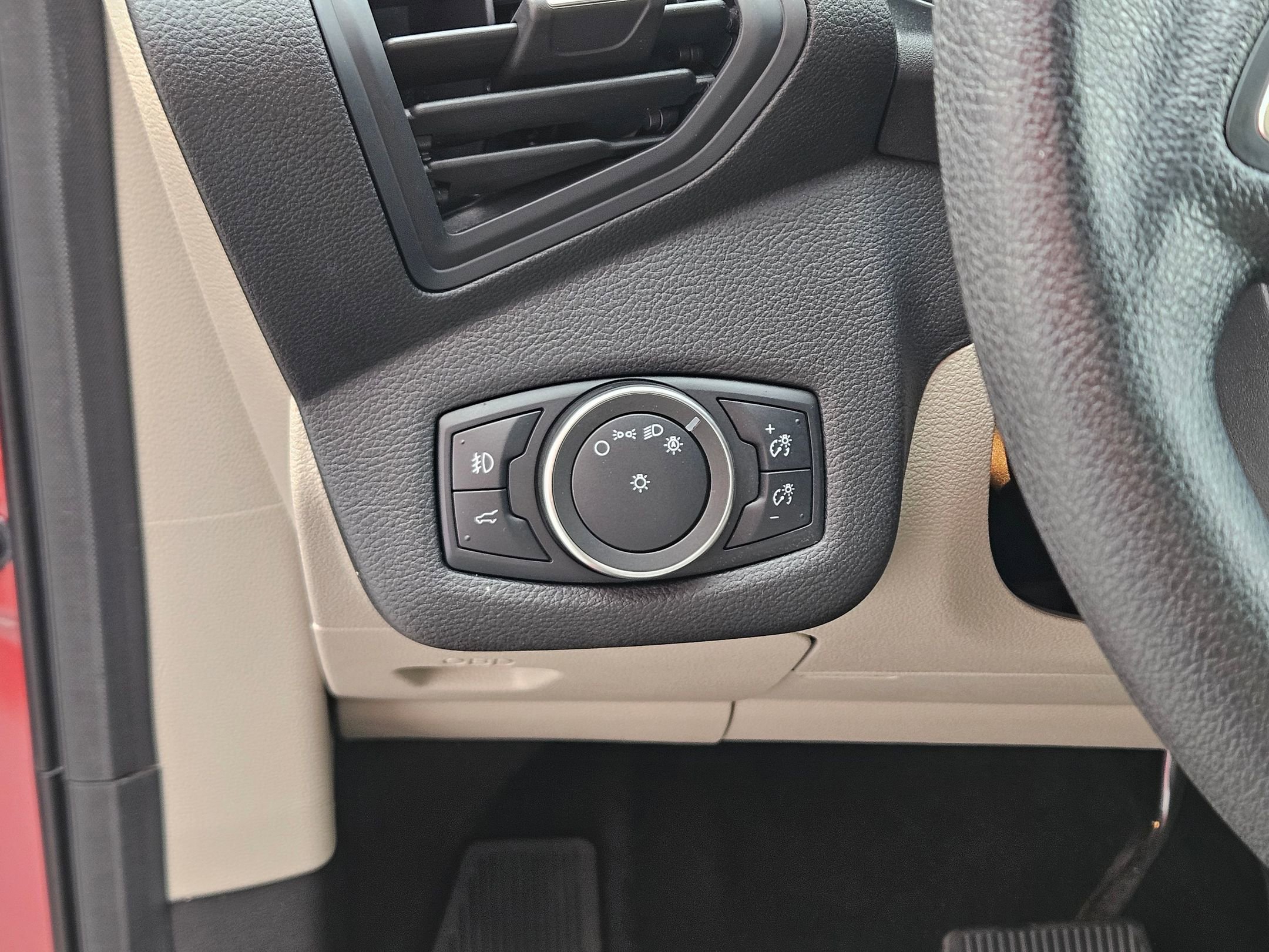 Used 2019 Ford Escape SE image 19
