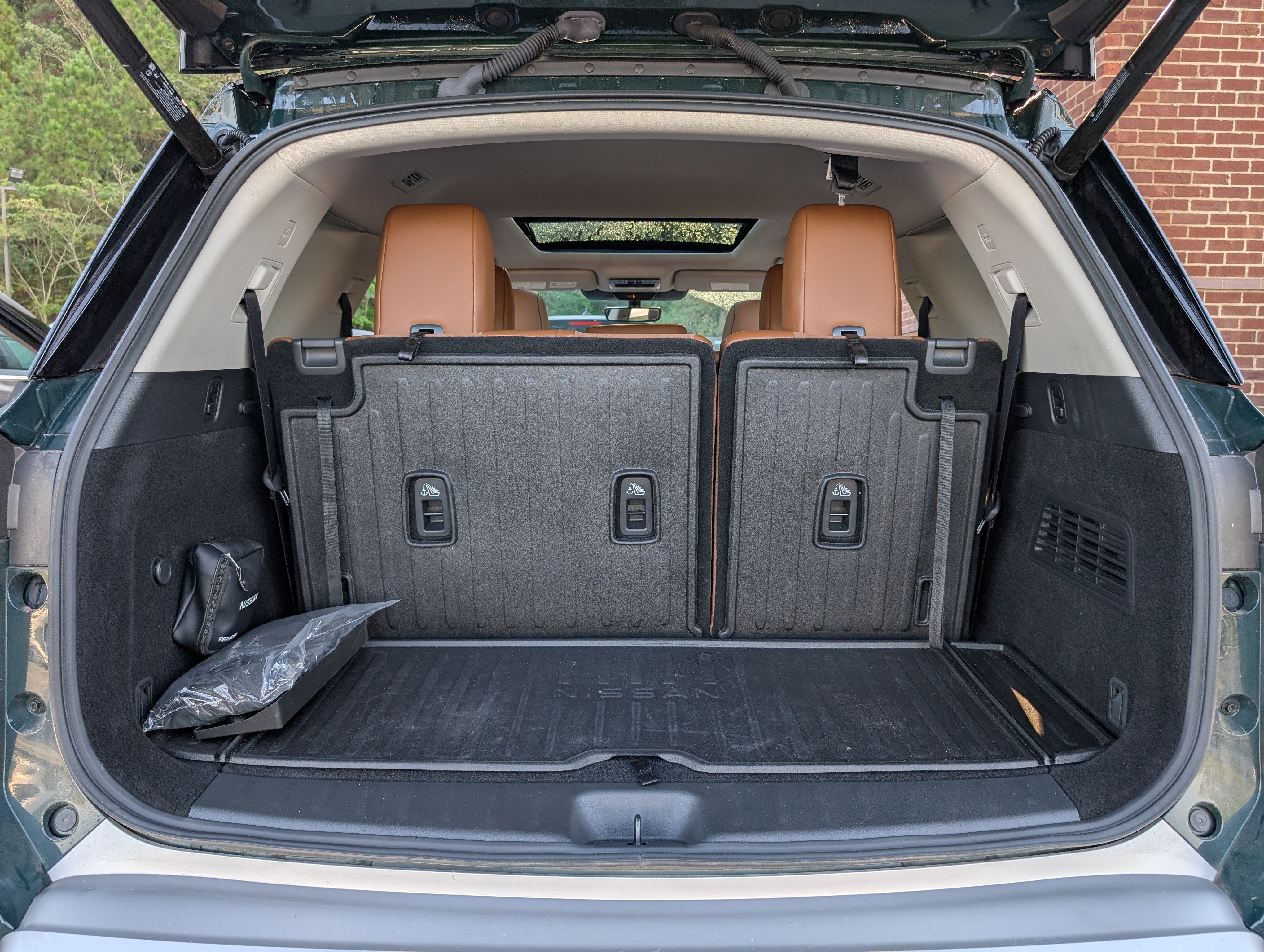 Used 2025 Nissan Pathfinder Platinum w/ Cargo Package FWD image 20