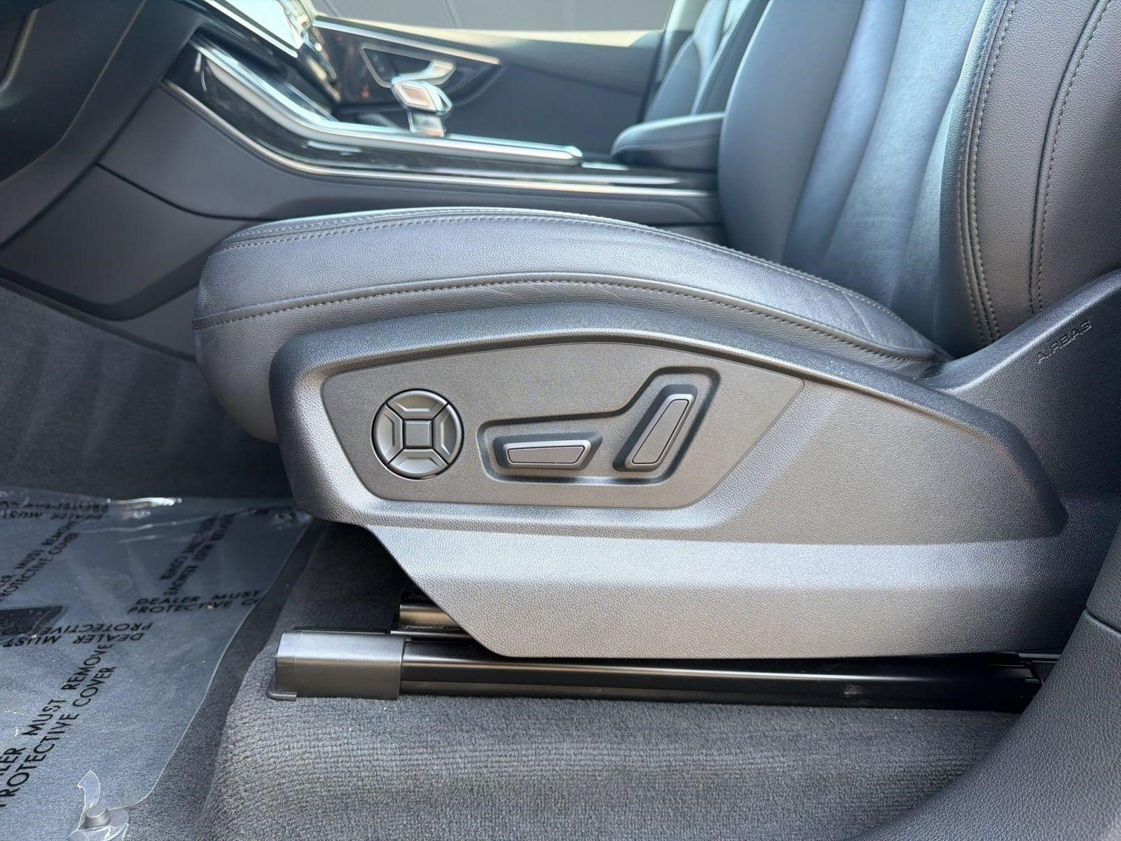 Used 2023 Audi Q7 2.0T Premium Plus w/ Premium Plus Package AWD/4WD image 14