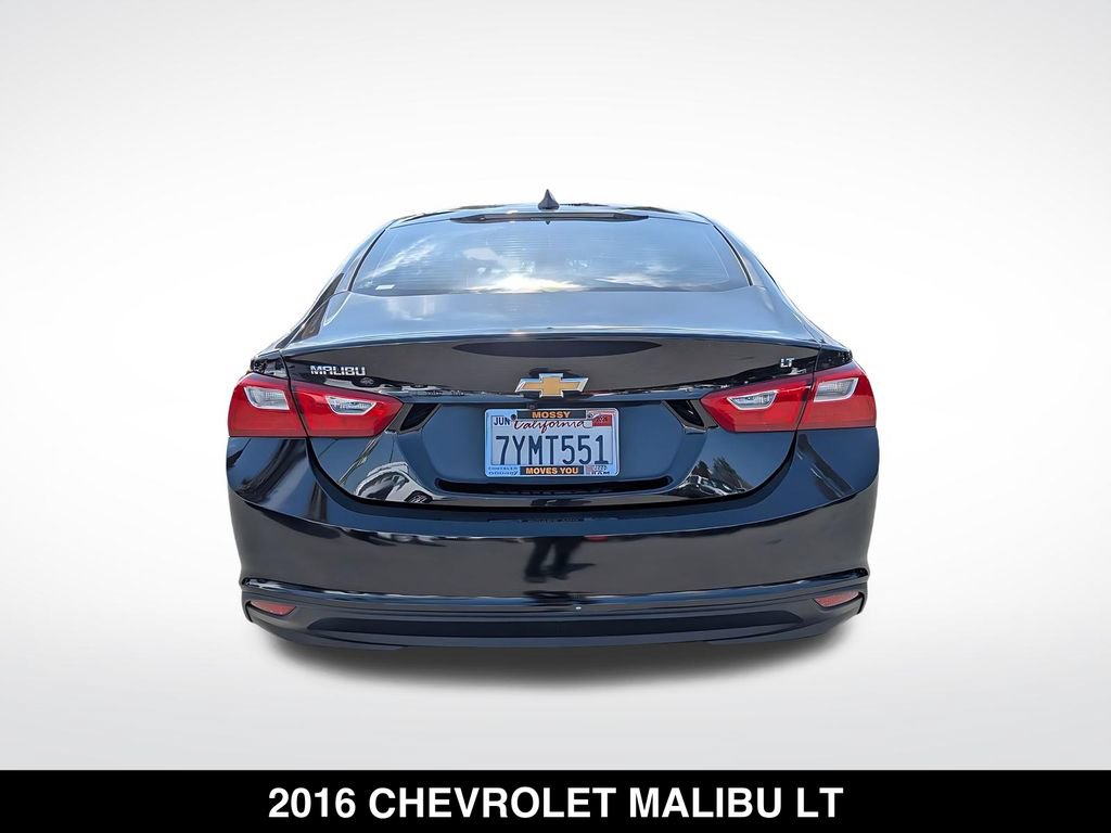 Used 2016 Chevrolet Malibu LT w/ Leather Package FWD image 5