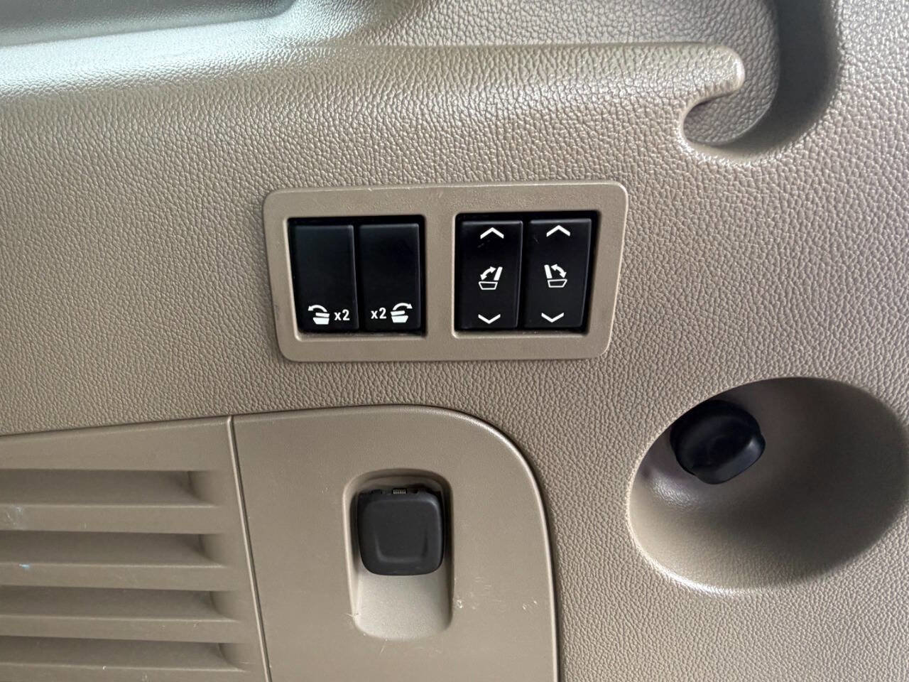 Used 2019 GMC Yukon XL SLT w/ Open Road Package image 41