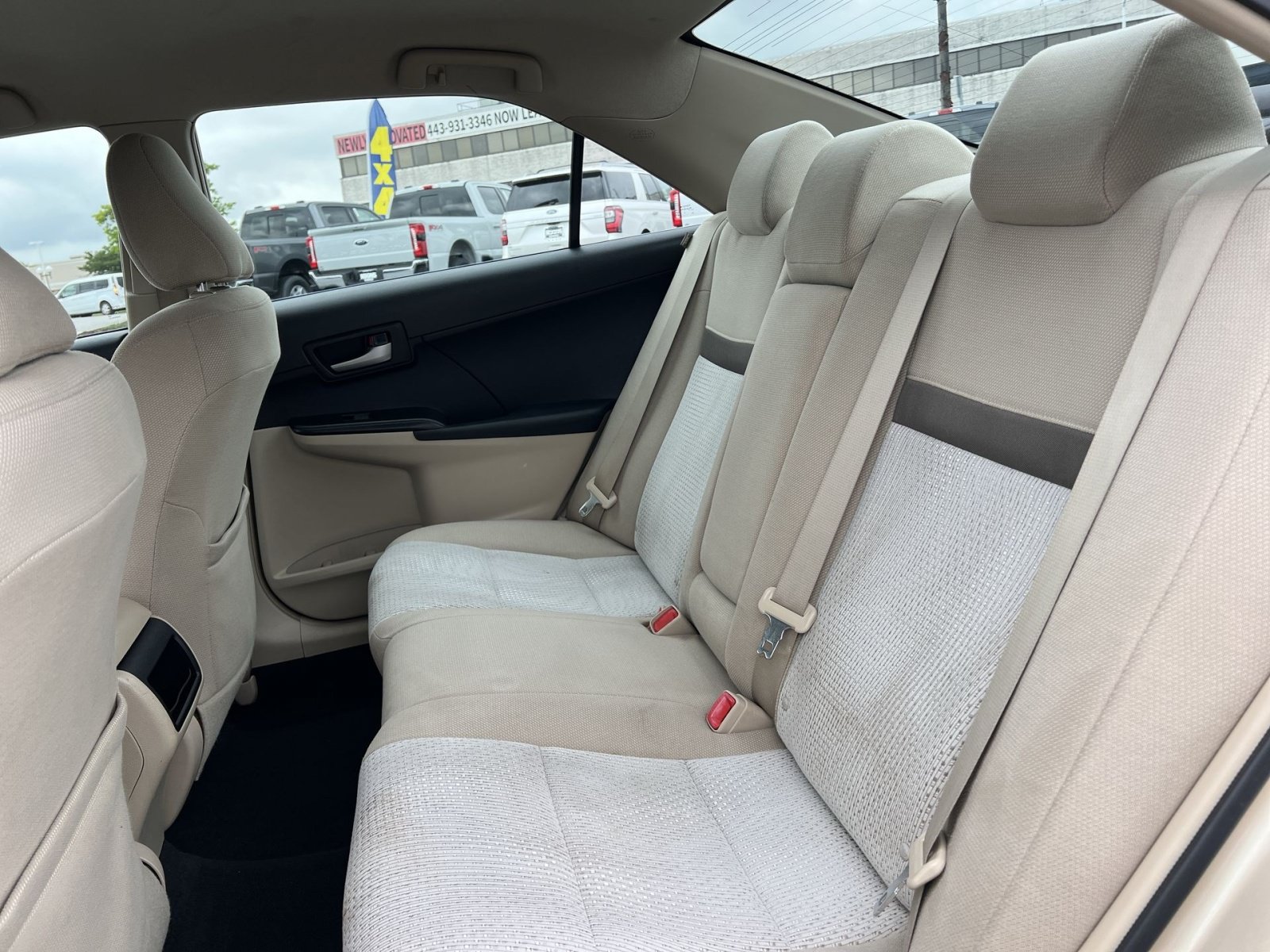 Used 2012 Toyota Camry LE FWD image 22