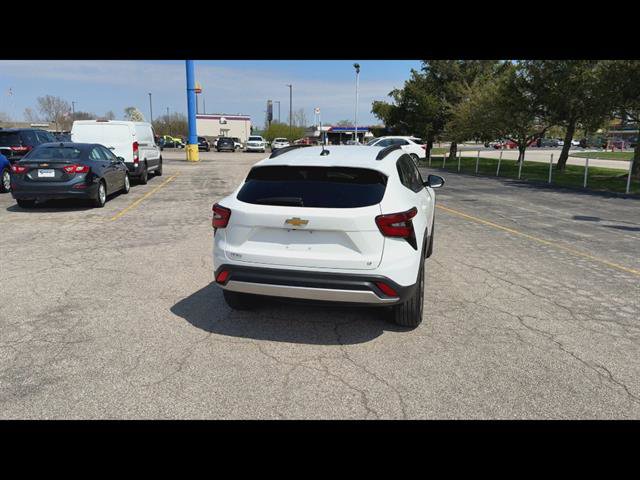 Used 2024 Chevrolet Trax LT w/ Driver Confidence Package FWD image 34