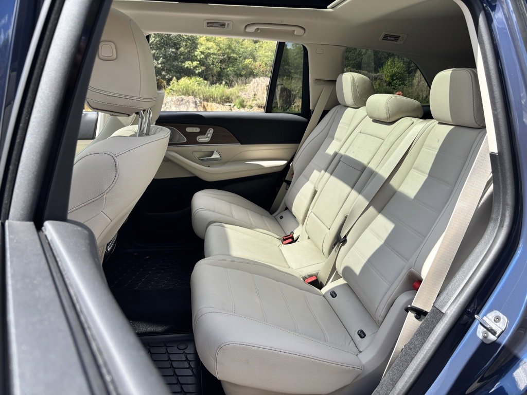 Used 2025 Mercedes-Benz GLS 580 4MATIC image 14