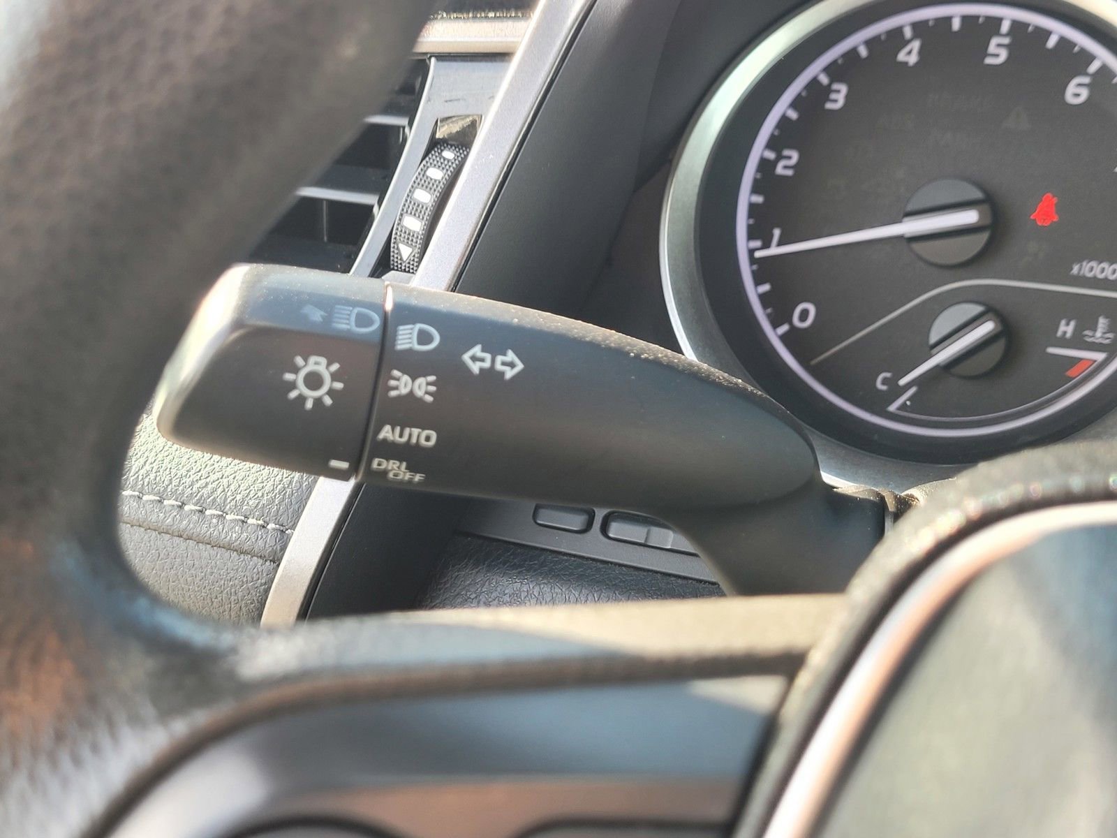 Used 2021 Toyota Camry LE image 24