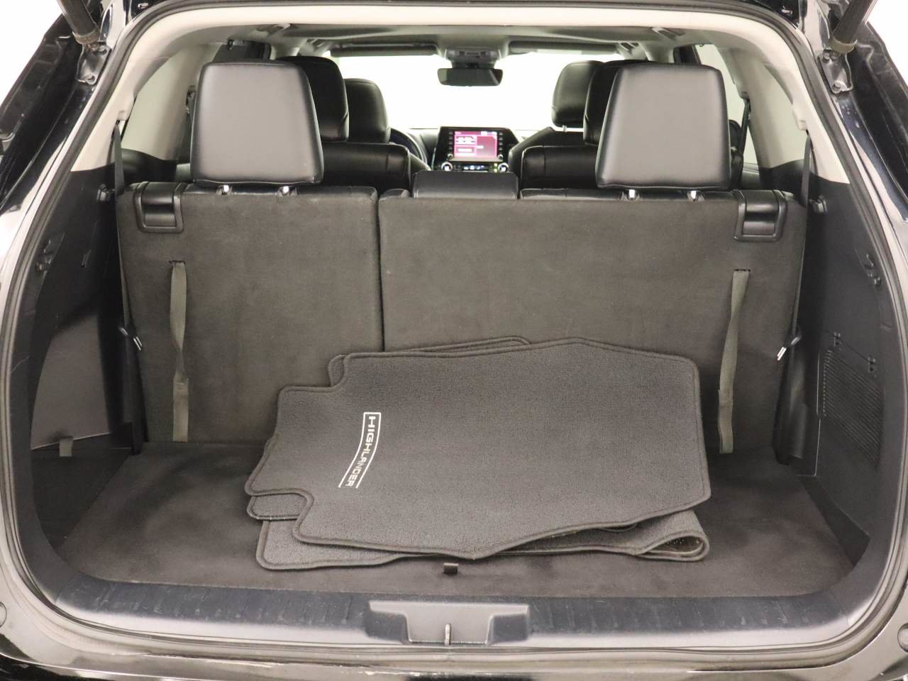 Used 2021 Toyota Highlander XLE FWD image 20