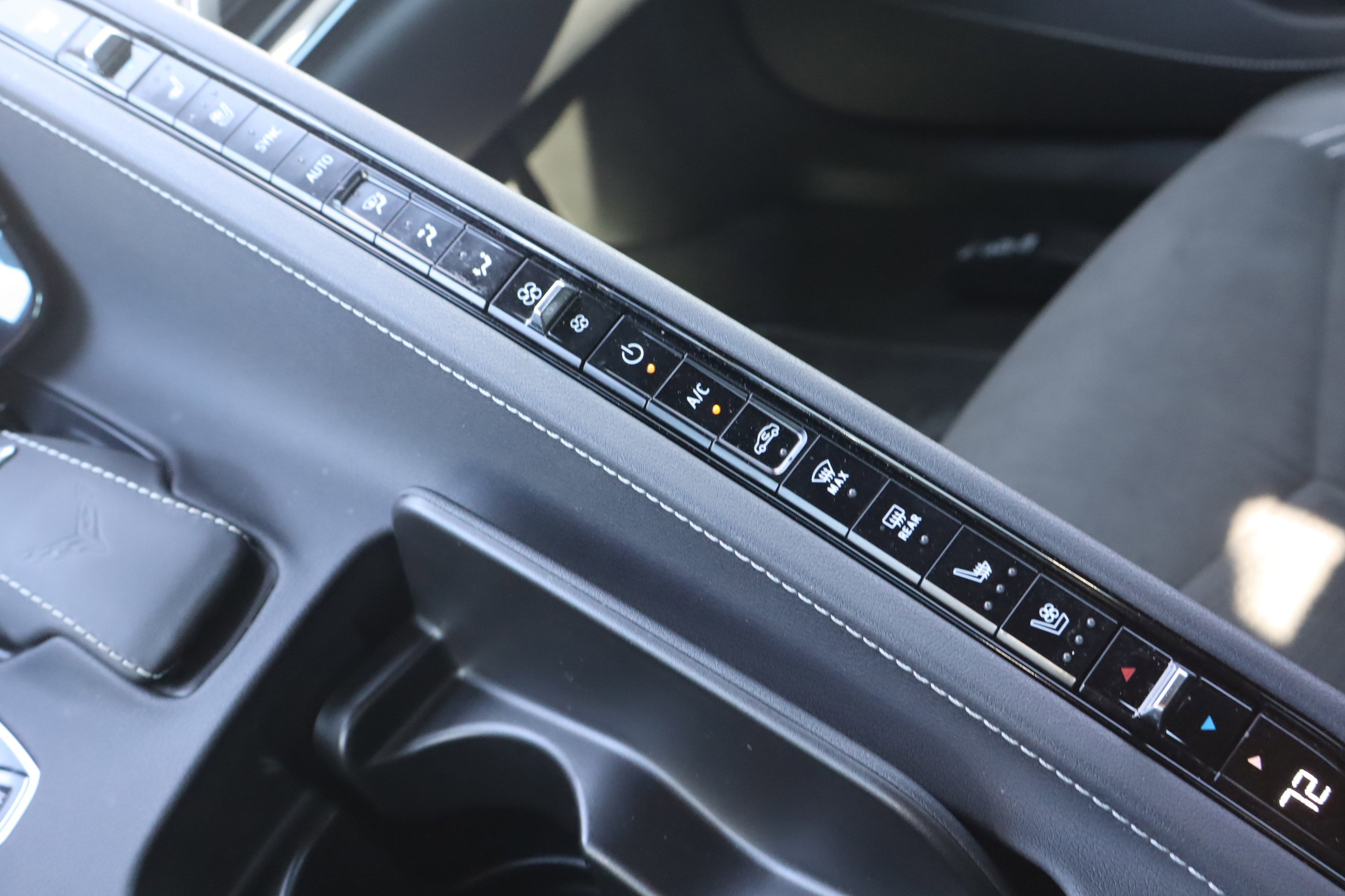 Used 2024 Chevrolet Corvette Stingray Preferred Cpe w/ Z51 Performance Package image 27