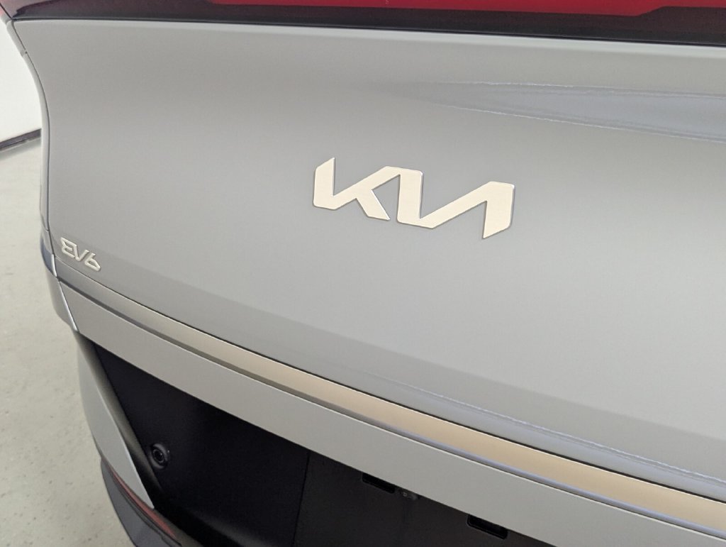 New 2026 Kia EV6 Wind RWD image 7