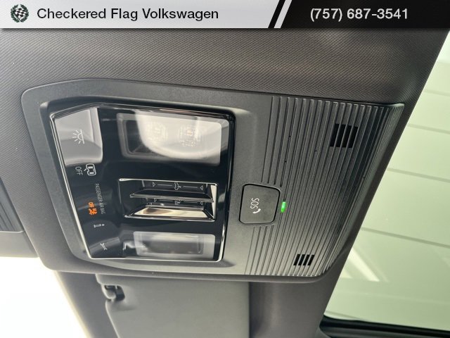 New 2025 Volkswagen Tiguan SE R-Line image 52