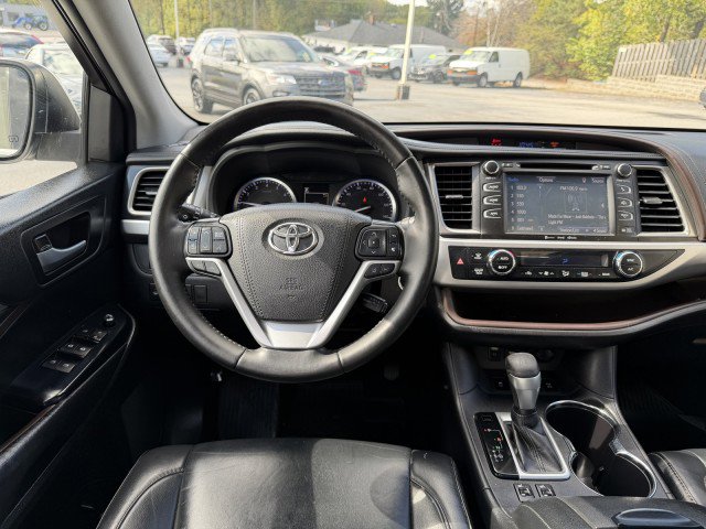 Used 2019 Toyota Highlander XLE image 8