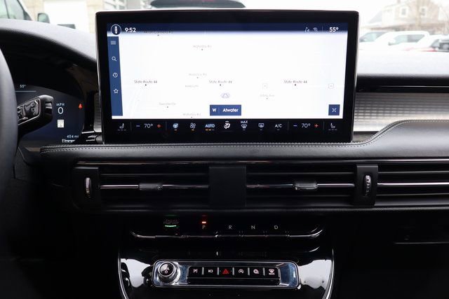 Used 2023 Lincoln Corsair AWD w/ Equipment Group 101A image 6