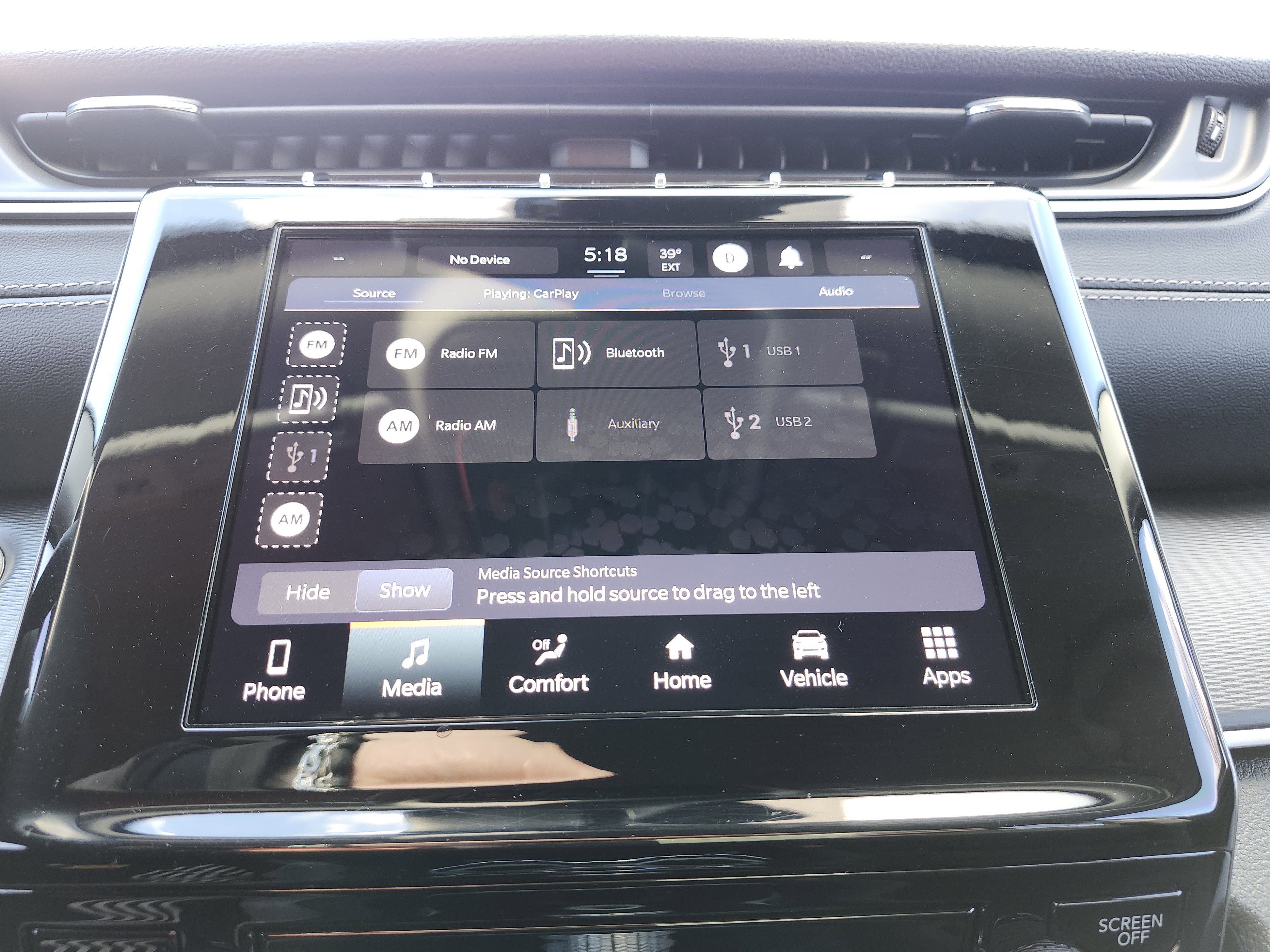 Used 2023 Jeep Grand Cherokee Laredo image 4