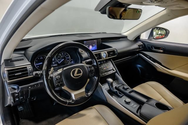 Used 2017 Lexus IS 200t w/ Premium Package RWD image 4