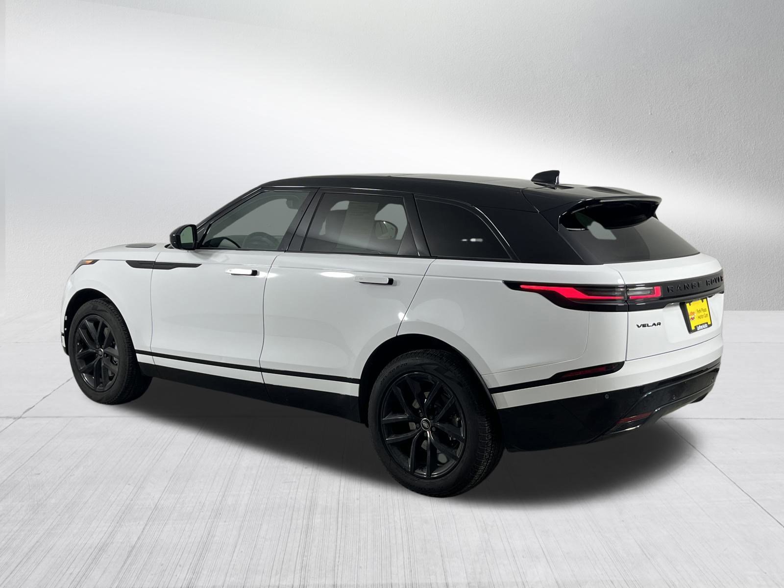 Used 2024 Land Rover Range Rover Velar Dynamic SE image 5