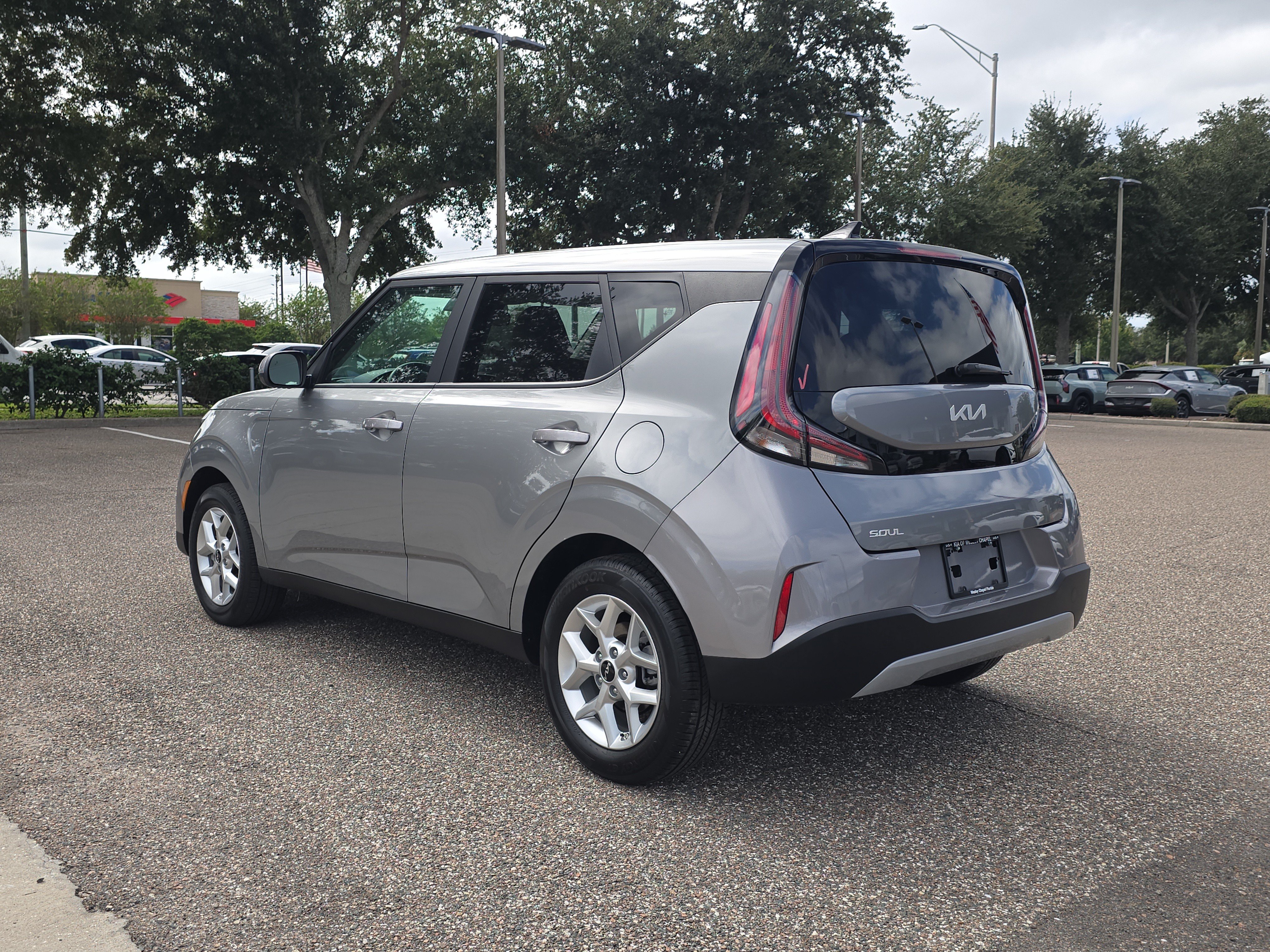 Certified 2025 Kia Soul LX w/ LX Technology Package FWD image 6