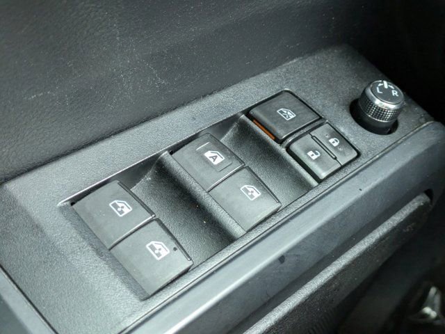 Used 2017 Toyota Tacoma SR image 18