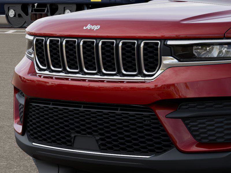 New 2026 Jeep Grand Cherokee Laredo image 7