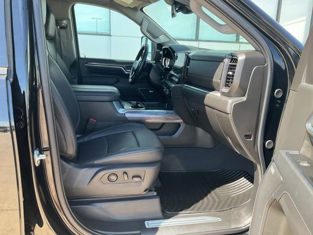 Used 2025 Chevrolet Silverado 2500 LTZ w/ LTZ Plus Package image 35