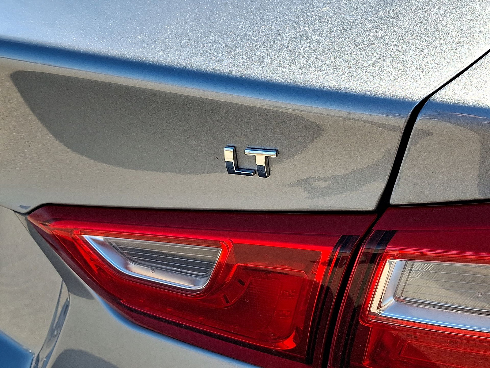 Used 2023 Chevrolet Malibu LT FWD image 24