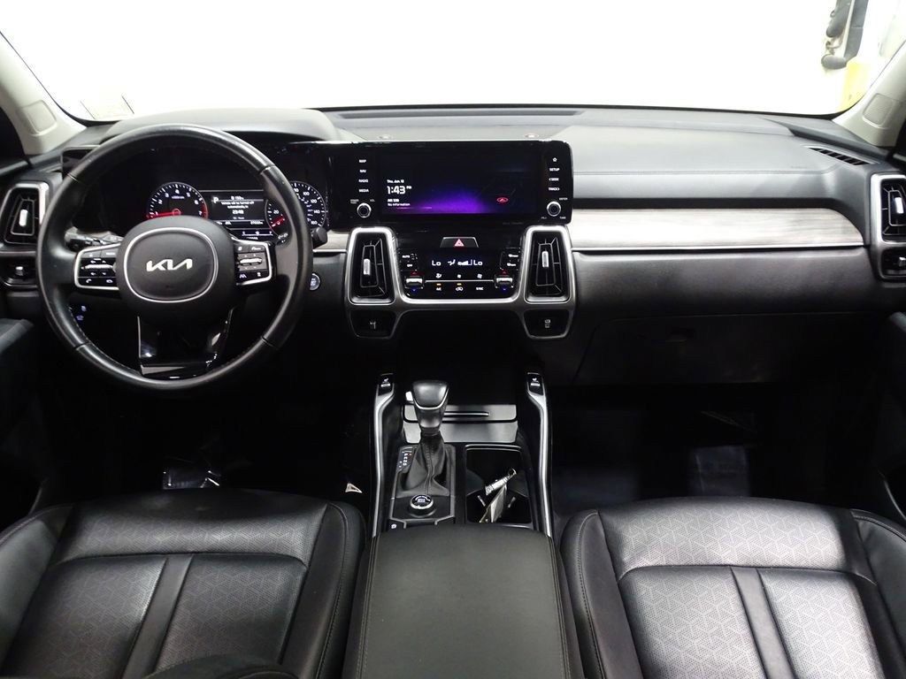 Used 2022 Kia Sorento EX w/ Panoramic Sunroof Package image 33